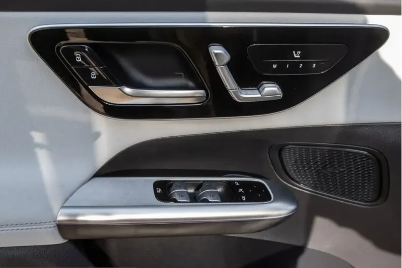 Mercedes-Benz GLC 300 (Clasa GLC) din 2025 cu 14.987 km - oferta MER204465 - foto 25