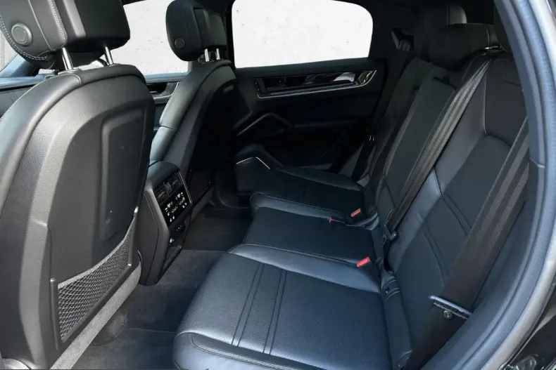 Porsche Cayenne din 2024 cu 16.100 km - oferta POR204485 - foto 8