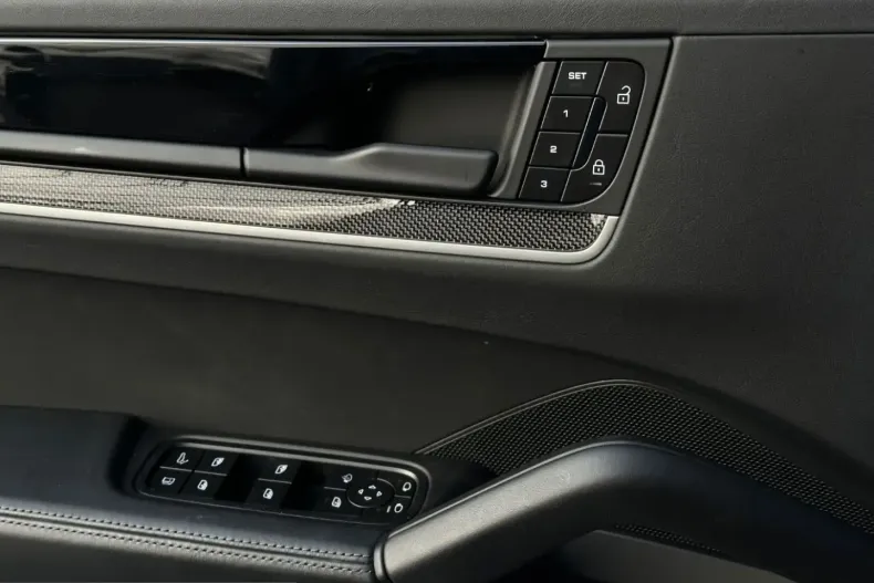 Porsche Cayenne din 2024 cu 16.100 km - oferta POR204485 - foto 23