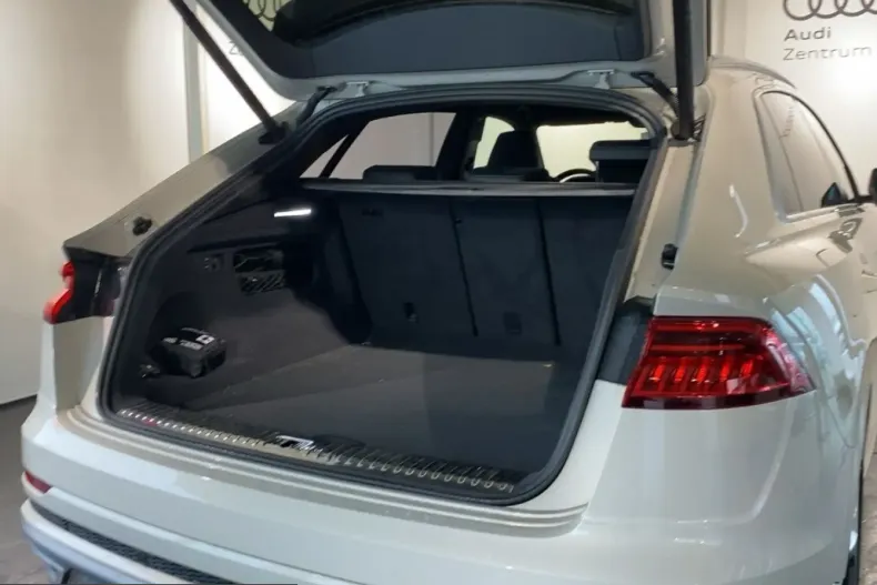 Audi Q8 din 2022 cu 28.599 km - oferta AUD204508 - foto 11