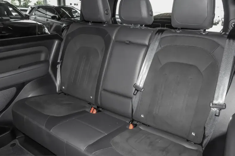 Land Rover Defender din 2023 cu 46.972 km - oferta LAN204512 - foto 5