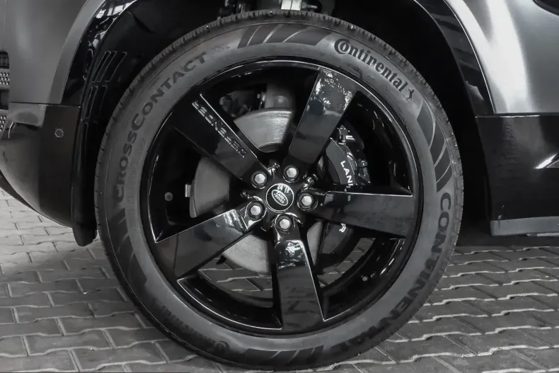 Land Rover Defender din 2023 cu 46.972 km - oferta LAN204512 - foto 8