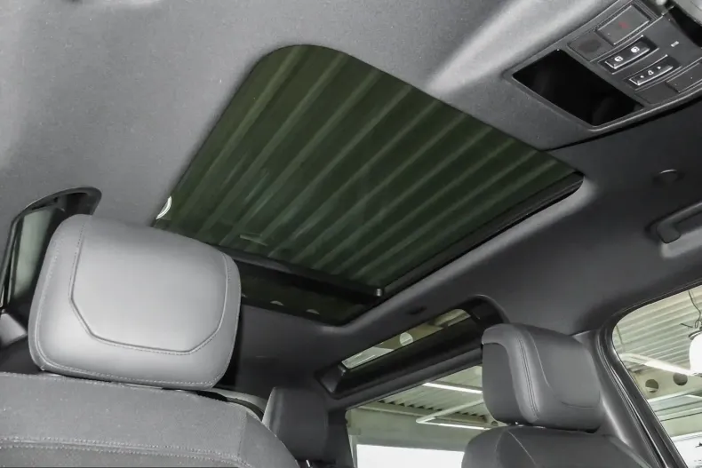 Land Rover Defender din 2023 cu 46.972 km - oferta LAN204512 - foto 21