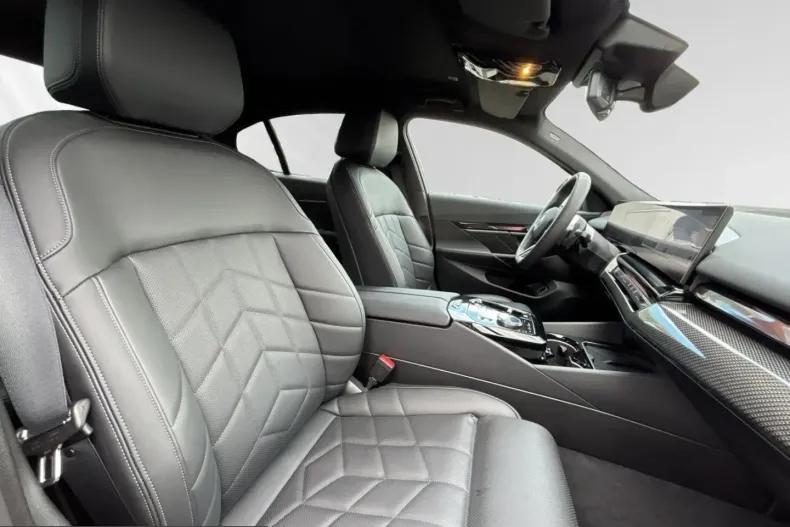 BMW 520 (Seria 5) din 2025 cu 19.990 km - oferta BMW204516 - foto 7