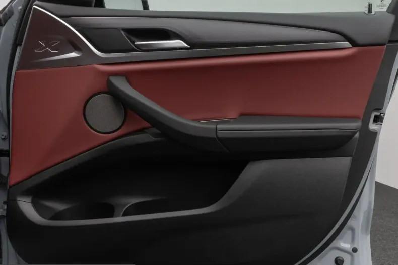 BMW X4 (Seria X) din 2023 cu 26.917 km - oferta BMW204532 - foto 31