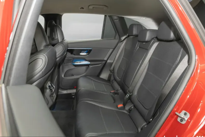 Mercedes-Benz GLC 200 (Clasa GLC) din 2023 cu 15.129 km - oferta MER204535 - foto 14