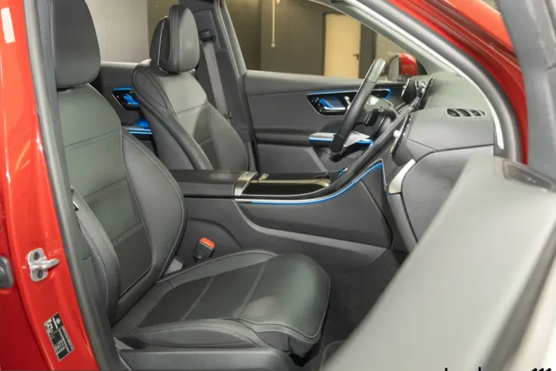 Mercedes-Benz GLC 200 (Clasa GLC) din 2023 cu 15.129 km - oferta MER204535 - foto 16