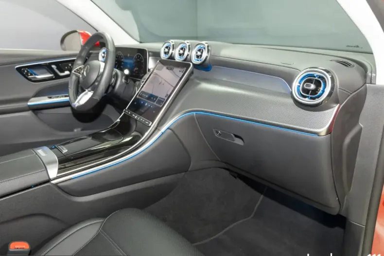 Mercedes-Benz GLC 200 (Clasa GLC) din 2023 cu 15.129 km - oferta MER204535 - foto 17