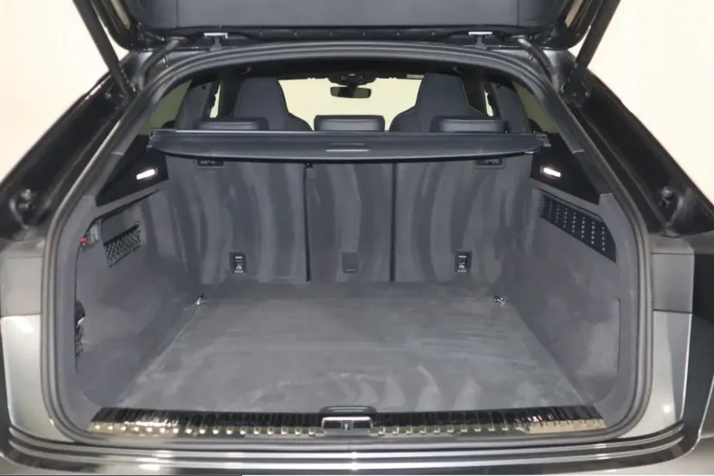 Audi Q8 din 2024 cu 14.583 km - oferta AUD204544 - foto 6