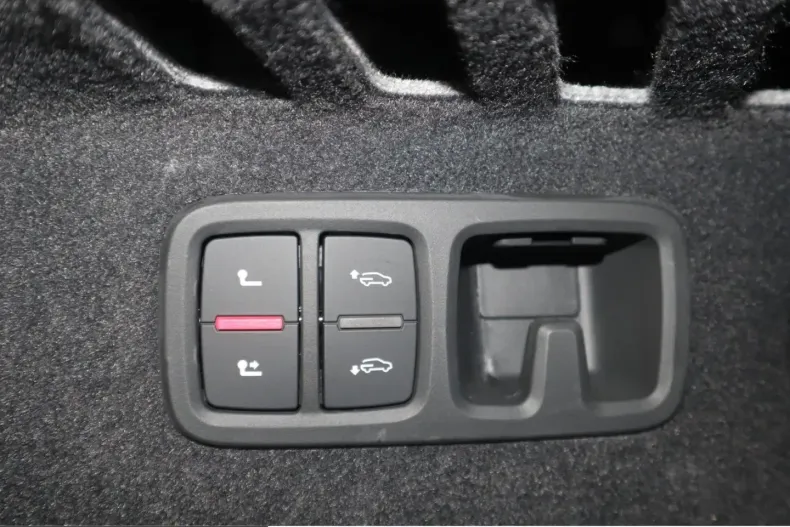 Audi Q8 din 2024 cu 14.583 km - oferta AUD204544 - foto 19