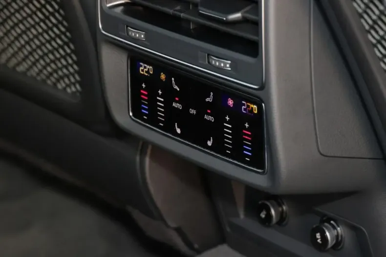 Audi Q8 din 2023 cu 96.800 km - oferta AUD204549 - foto 10