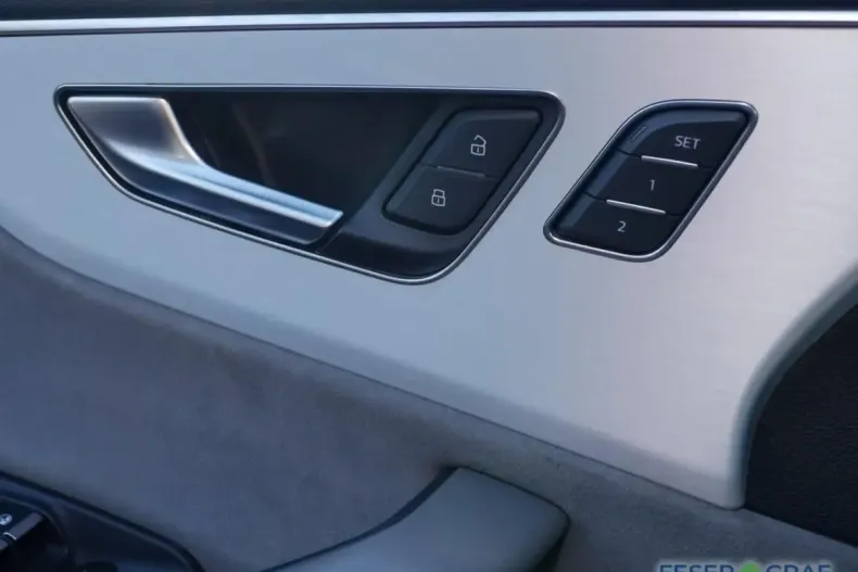 Audi Q8 din 2023 cu 95.853 km - oferta AUD204567 - foto 10