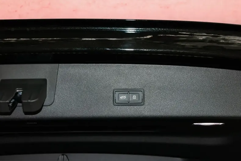 Audi SQ8 din 2024 cu 7.893 km - oferta AUD204573 - foto 7