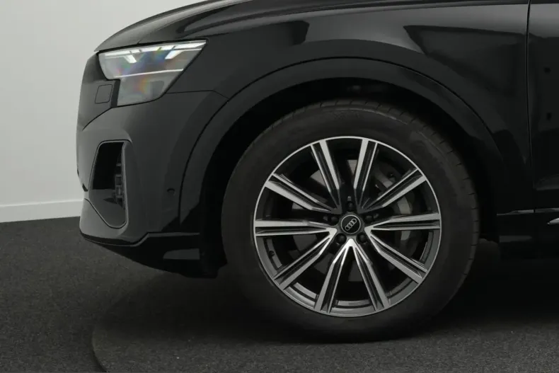 Audi Q8 din 2024 cu 13.100 km - oferta AUD204584 - foto 13