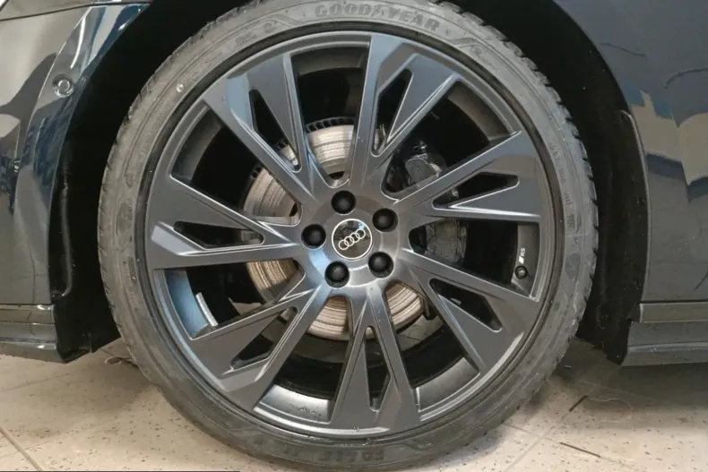 Audi A8 din 2025 cu 18.324 km - oferta AUD204587 - foto 6