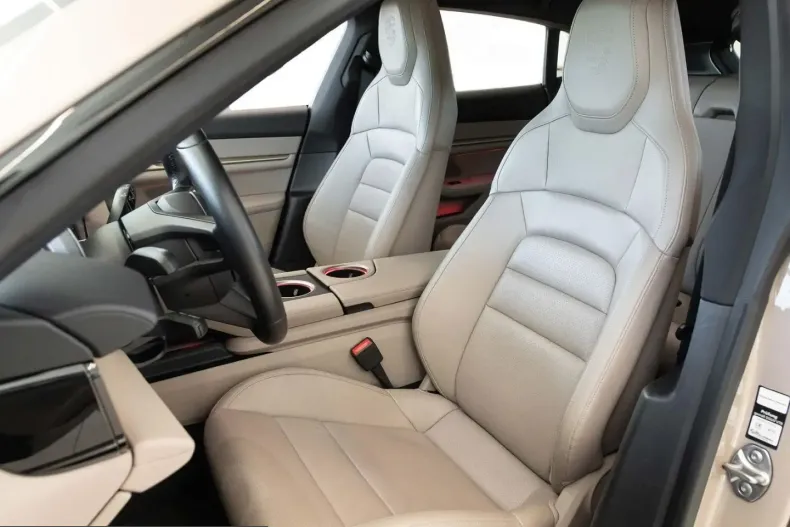 Porsche Taycan din 2023 cu 30.000 km - oferta POR204592 - foto 6