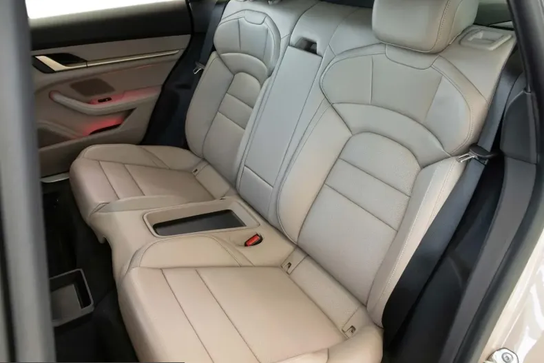 Porsche Taycan din 2023 cu 30.000 km - oferta POR204592 - foto 8