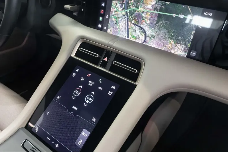 Porsche Taycan din 2023 cu 30.000 km - oferta POR204592 - foto 9