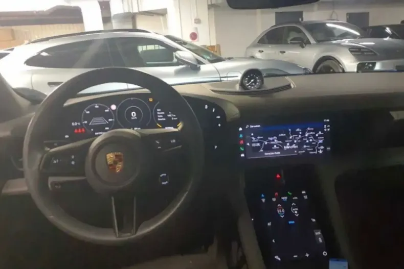 Porsche Taycan din 2023 cu 84.000 km - oferta POR204593 - foto 5