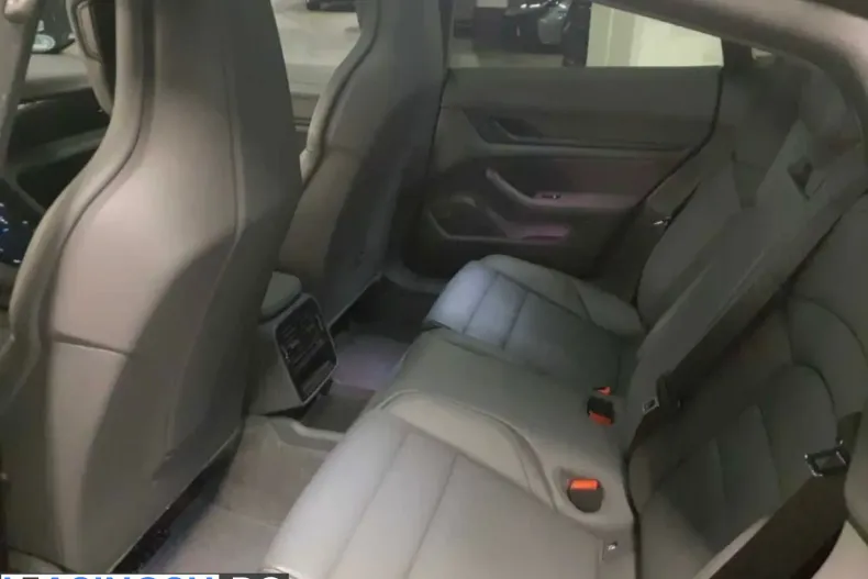 Porsche Taycan din 2023 cu 84.000 km - oferta POR204593 - foto 7