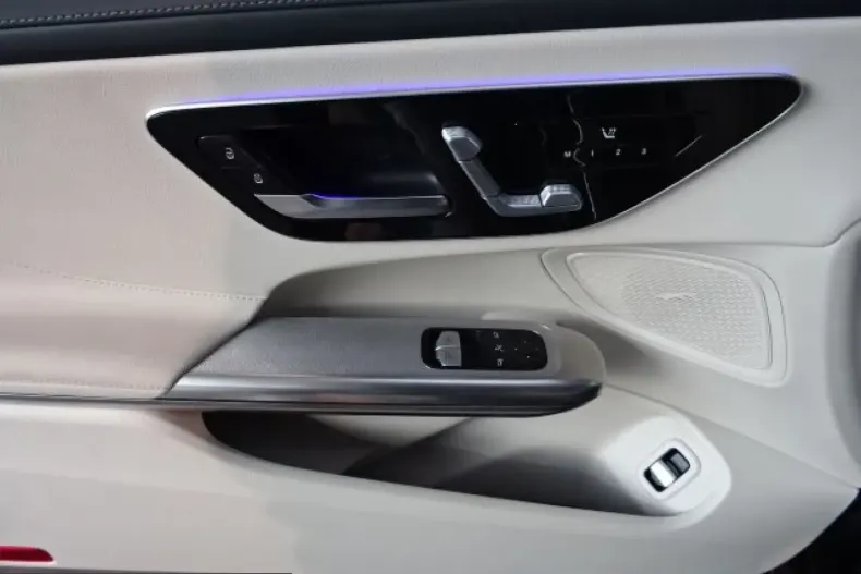 Mercedes-Benz CLE 180 (Clasa CLE) din 2025 cu 26.300 km - oferta MER204597 - foto 2