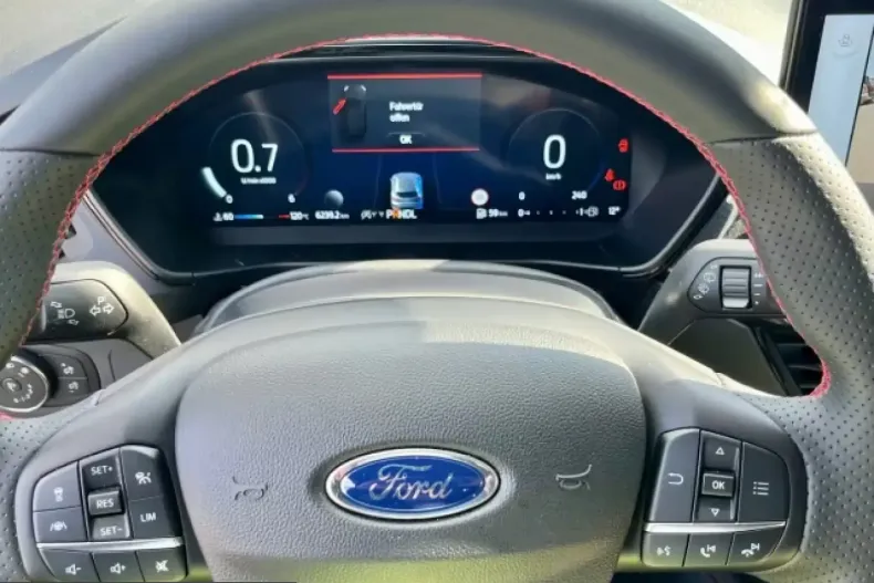 Ford Focus din 2024 cu 6.400 km - oferta FOR204601 - foto 8