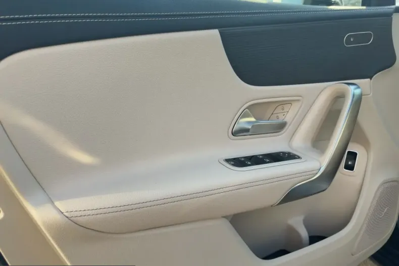 Mercedes-Benz A 250 (Clasa A) din 2022 cu 81.217 km - oferta MER204604 - foto 11