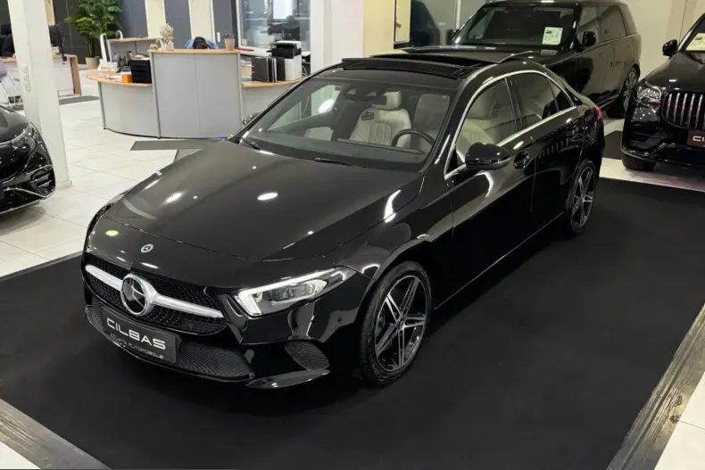 Mercedes-Benz A 250 (Clasa A) din 2022 cu 31.885 km - oferta MER204618 - foto 1
