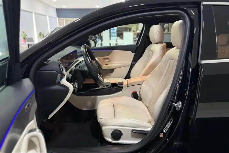 Mercedes-Benz A 250 (Clasa A) din 2022 cu 31.885 km - oferta MER204618 - foto 14