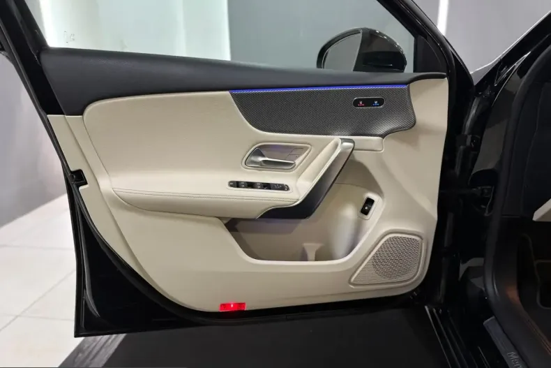 Mercedes-Benz A 250 (Clasa A) din 2022 cu 31.885 km - oferta MER204618 - foto 15