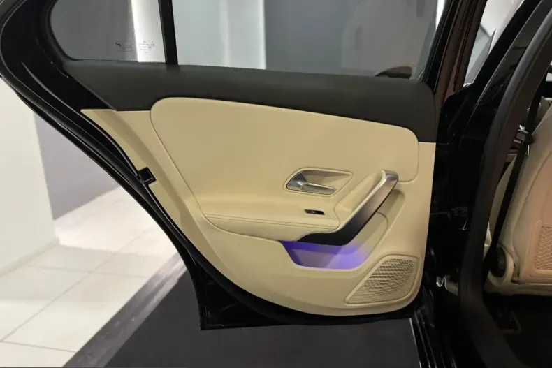 Mercedes-Benz A 250 (Clasa A) din 2022 cu 31.885 km - oferta MER204618 - foto 16