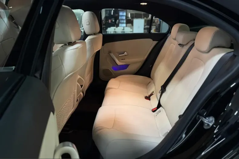 Mercedes-Benz A 250 (Clasa A) din 2022 cu 31.885 km - oferta MER204618 - foto 21