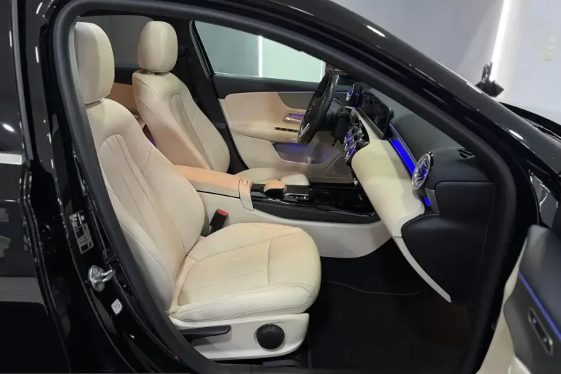 Mercedes-Benz A 250 (Clasa A) din 2022 cu 31.885 km - oferta MER204618 - foto 22