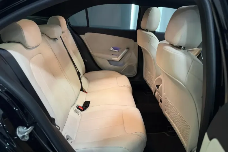 Mercedes-Benz A 250 (Clasa A) din 2022 cu 31.885 km - oferta MER204618 - foto 24