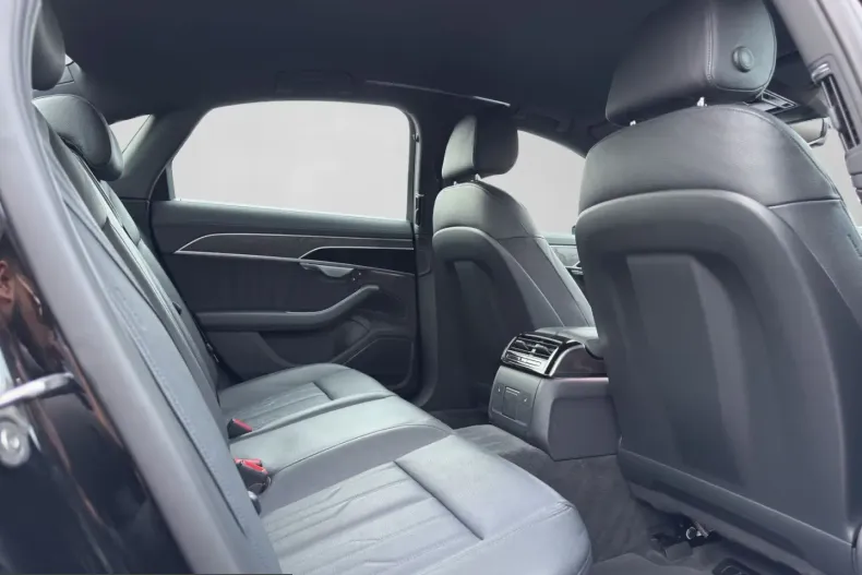 Audi A8 din 2024 cu 32.060 km - oferta AUD204625 - foto 5