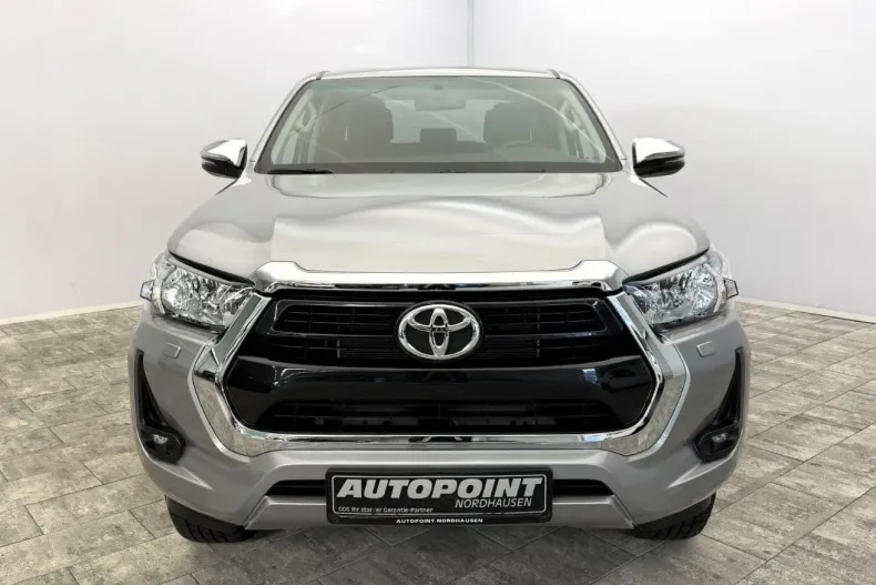 Toyota Hilux din 2023 cu 27.200 km - oferta TOY204649 - foto 4