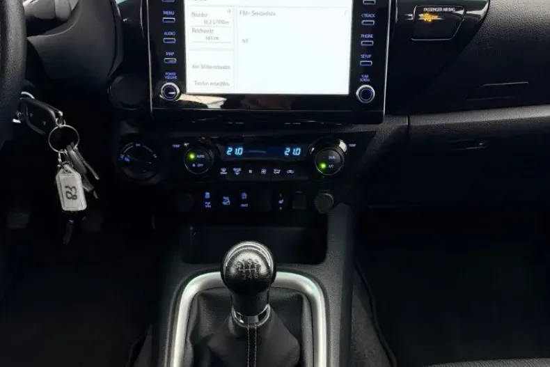 Toyota Hilux din 2023 cu 27.200 km - oferta TOY204649 - foto 11