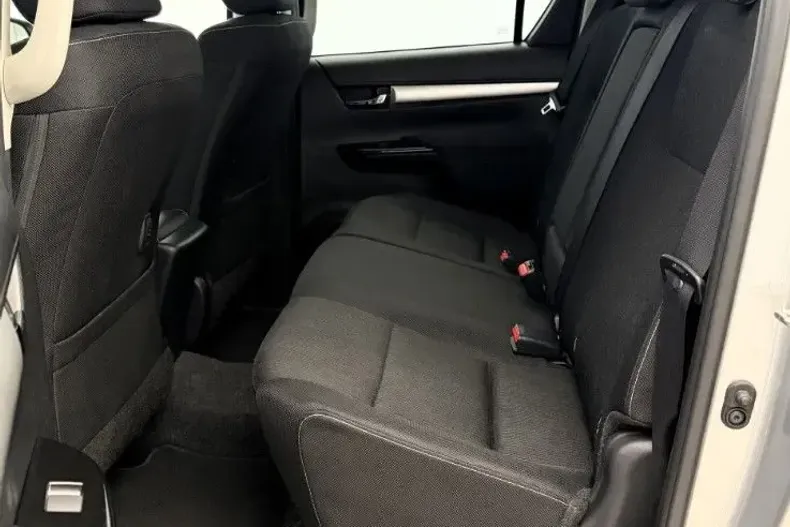 Toyota Hilux din 2023 cu 27.200 km - oferta TOY204649 - foto 16