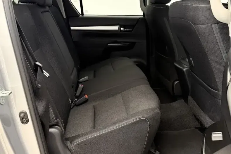 Toyota Hilux din 2023 cu 27.200 km - oferta TOY204649 - foto 17