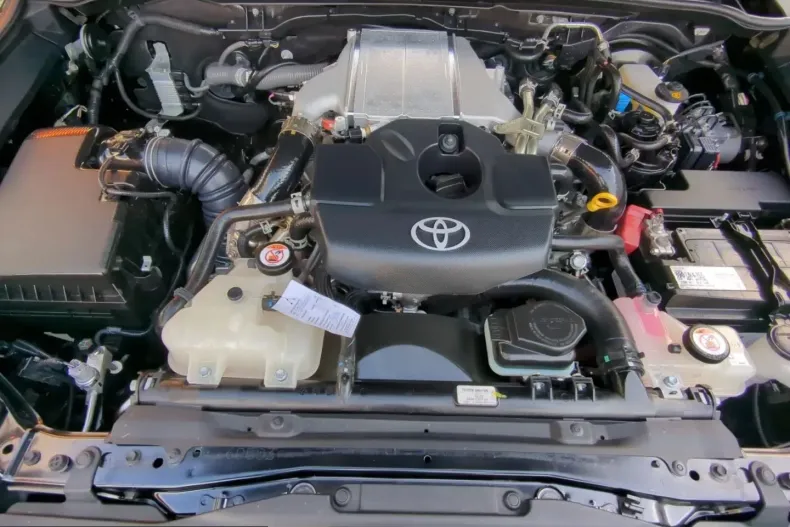 Toyota Hilux din 2024 cu 22.400 km - oferta TOY204652 - foto 6