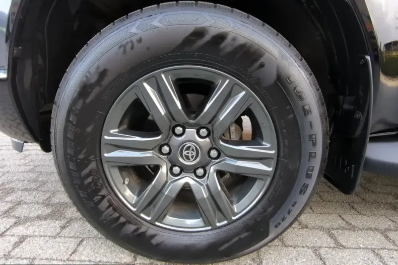 Toyota Hilux din 2024 cu 22.400 km - oferta TOY204652 - foto 8