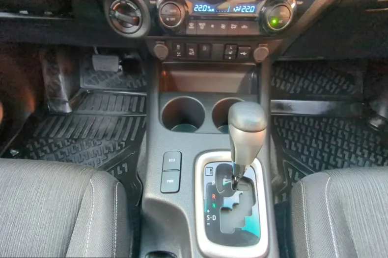 Toyota Hilux din 2024 cu 22.400 km - oferta TOY204652 - foto 14