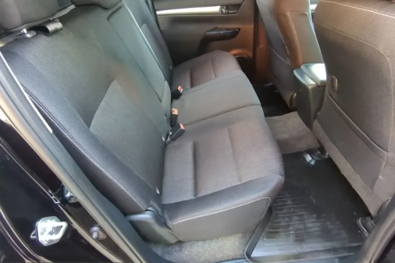 Toyota Hilux din 2024 cu 22.400 km - oferta TOY204652 - foto 18