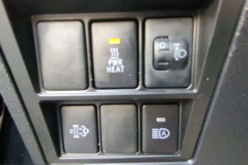 Toyota Hilux din 2024 cu 22.400 km - oferta TOY204652 - foto 19