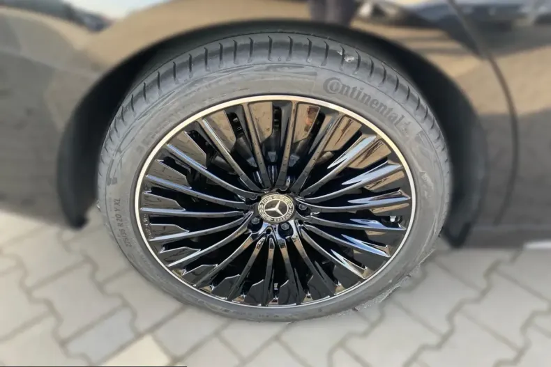 Mercedes-Benz E 200 (Clasa E) din 2024 cu 9.990 km - oferta MER204664 - foto 5