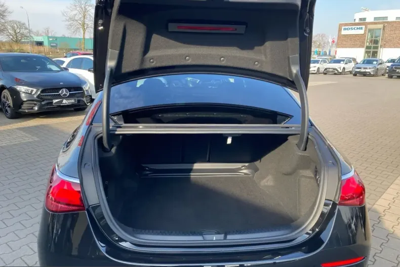 Mercedes-Benz E 200 (Clasa E) din 2024 cu 9.990 km - oferta MER204664 - foto 6