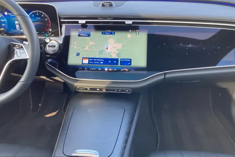 Mercedes-Benz E 200 (Clasa E) din 2024 cu 9.990 km - oferta MER204664 - foto 11