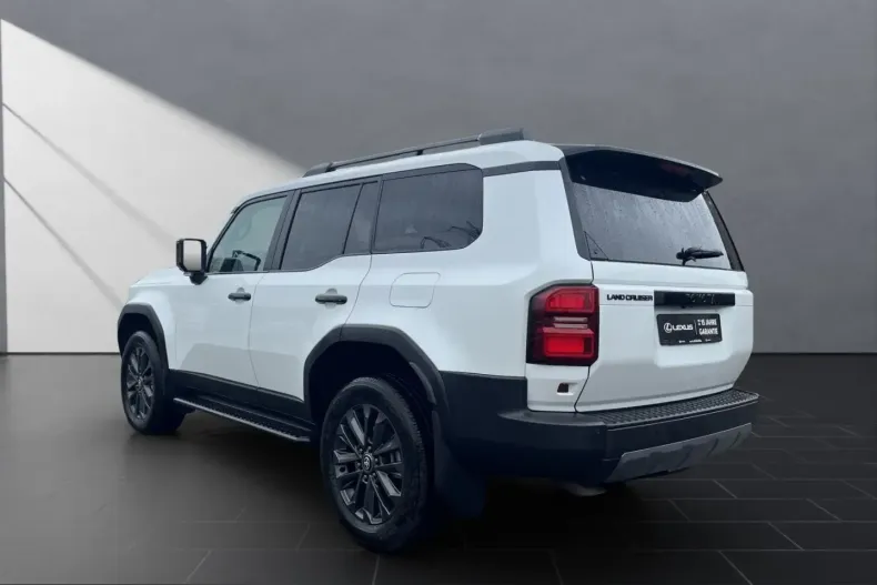 Toyota Land Cruiser din 2024 cu 17.045 km - oferta TOY204666 - foto 3