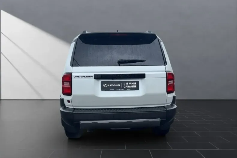 Toyota Land Cruiser din 2024 cu 17.045 km - oferta TOY204666 - foto 4