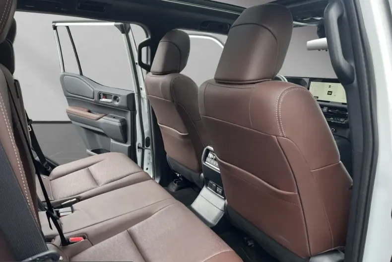 Toyota Land Cruiser din 2024 cu 17.045 km - oferta TOY204666 - foto 17